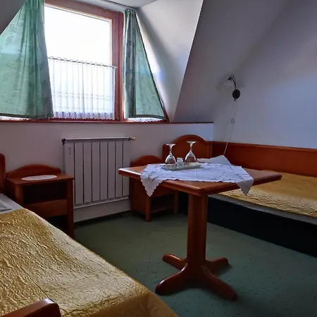 Agnes ヘーヴィーズ