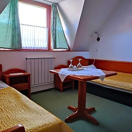 ágnes 3*