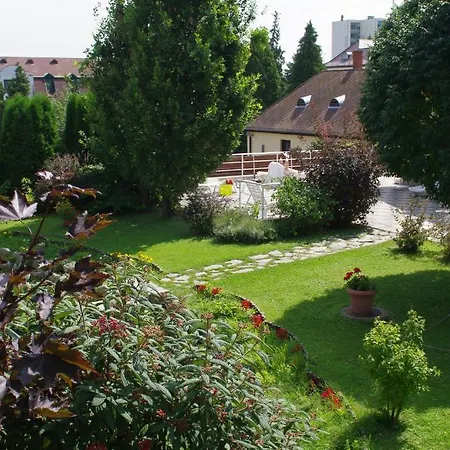 ágnes Szálloda